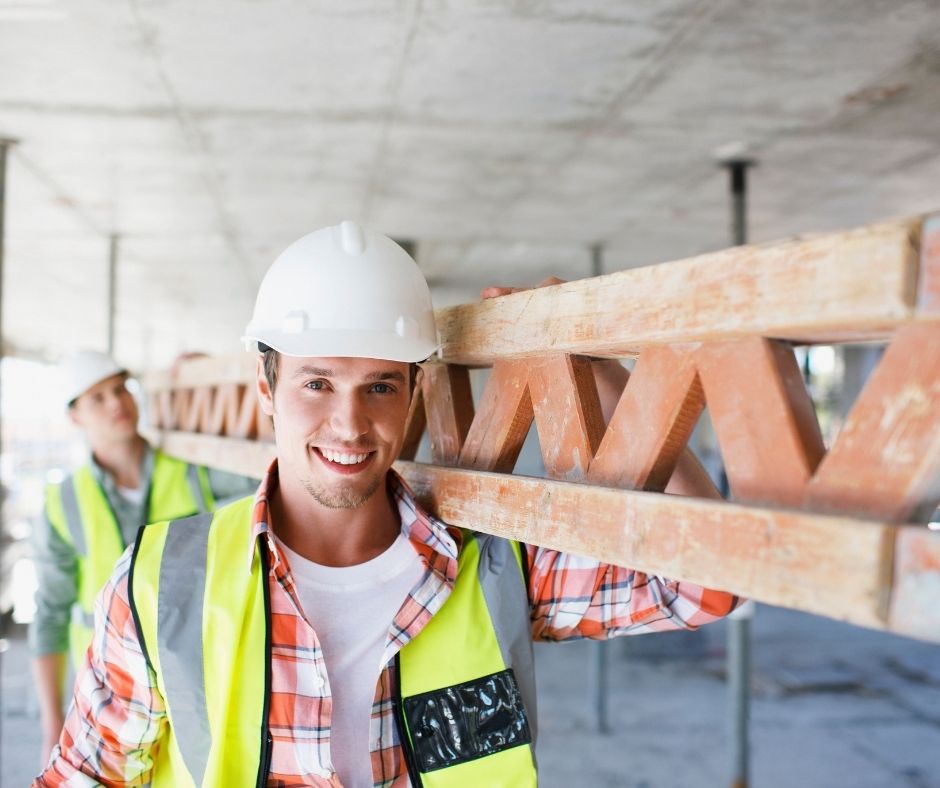 Junge-auf-Baustelle